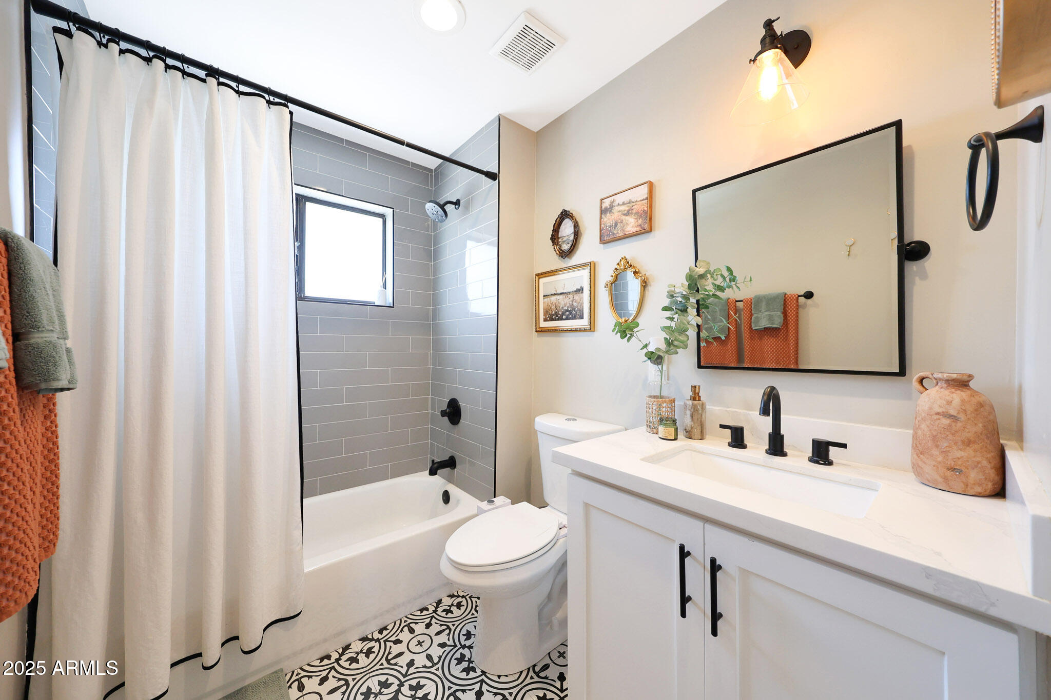 7031 East Monte Vista Road Scottsdale, AZ 85257 - Photo 15 of 23 Guest Bathroom 1
