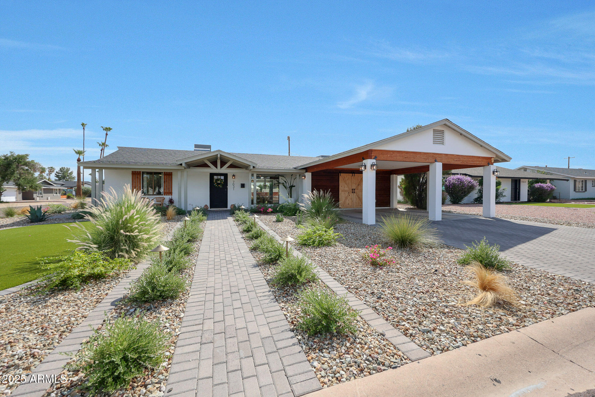 7031 East Monte Vista Road Scottsdale, AZ 85257 - Photo 4 of 23 Lush CORNER LOT!
