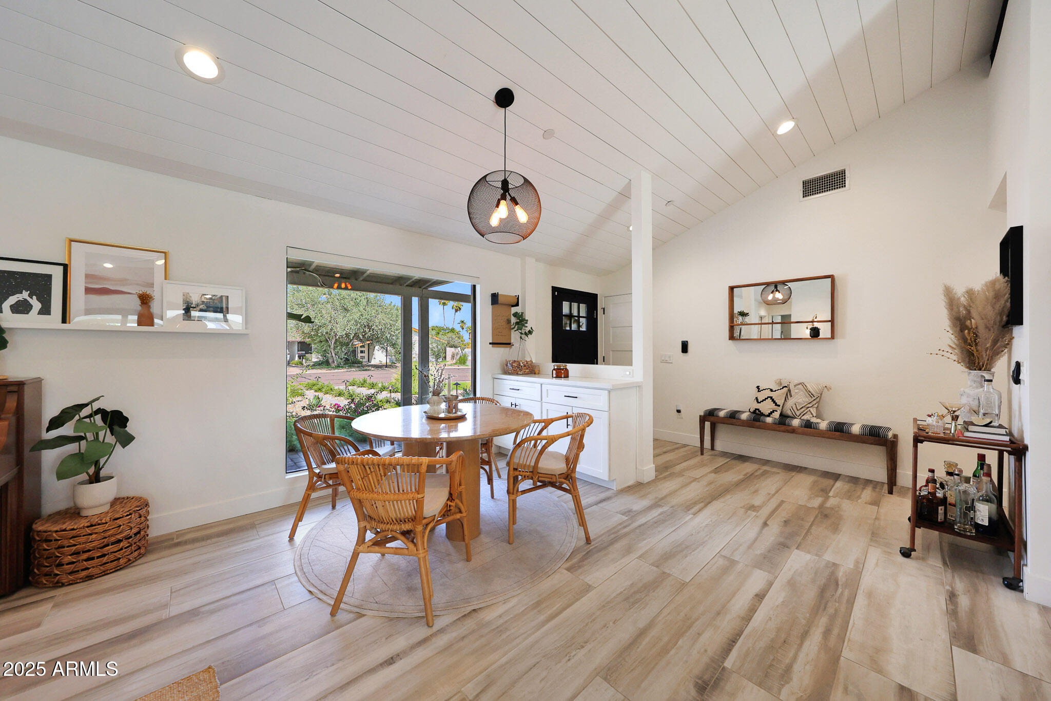 7031 East Monte Vista Road Scottsdale, AZ 85257 - Photo 5 of 23 Eat-in Kitchen