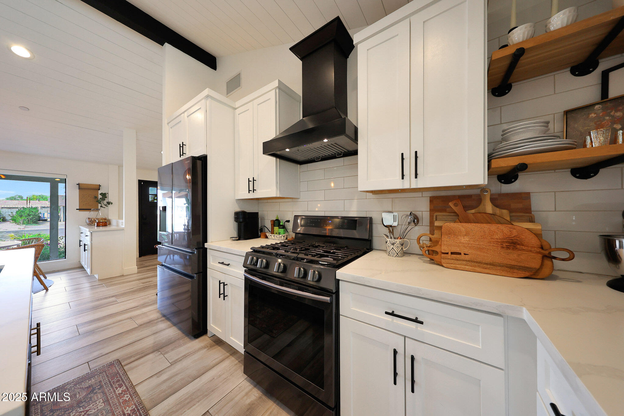 7031 East Monte Vista Road Scottsdale, AZ 85257 - Photo 6 of 23 Kitchen