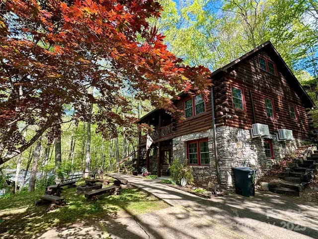 $599,000 | 201 Liberty Road, Waynesville, NC 28785