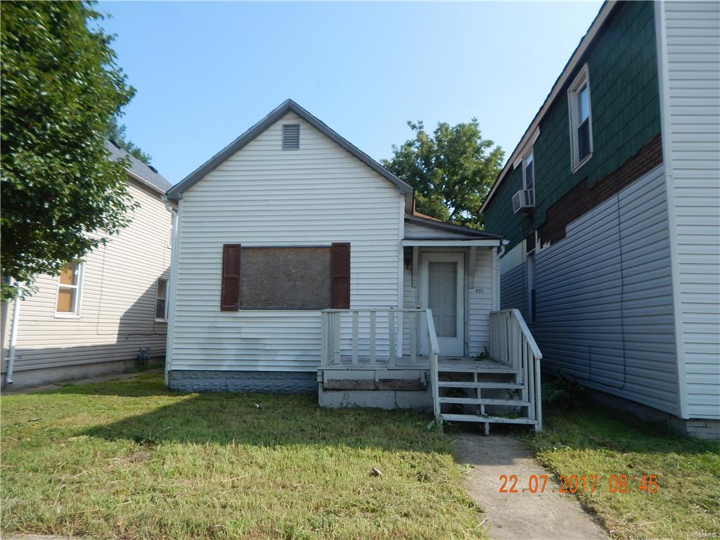 1651 7th Street Madison, IL 62060 - Photo 1 of 9
