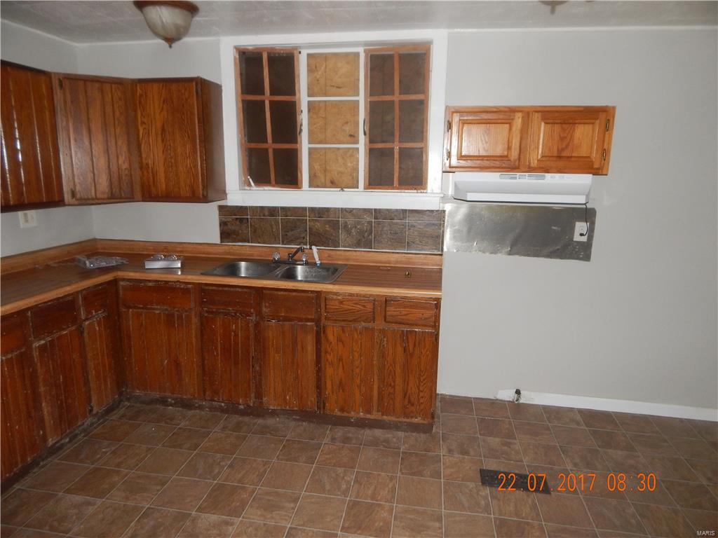 1651 7th Street Madison, IL 62060 - Photo 4 of 9