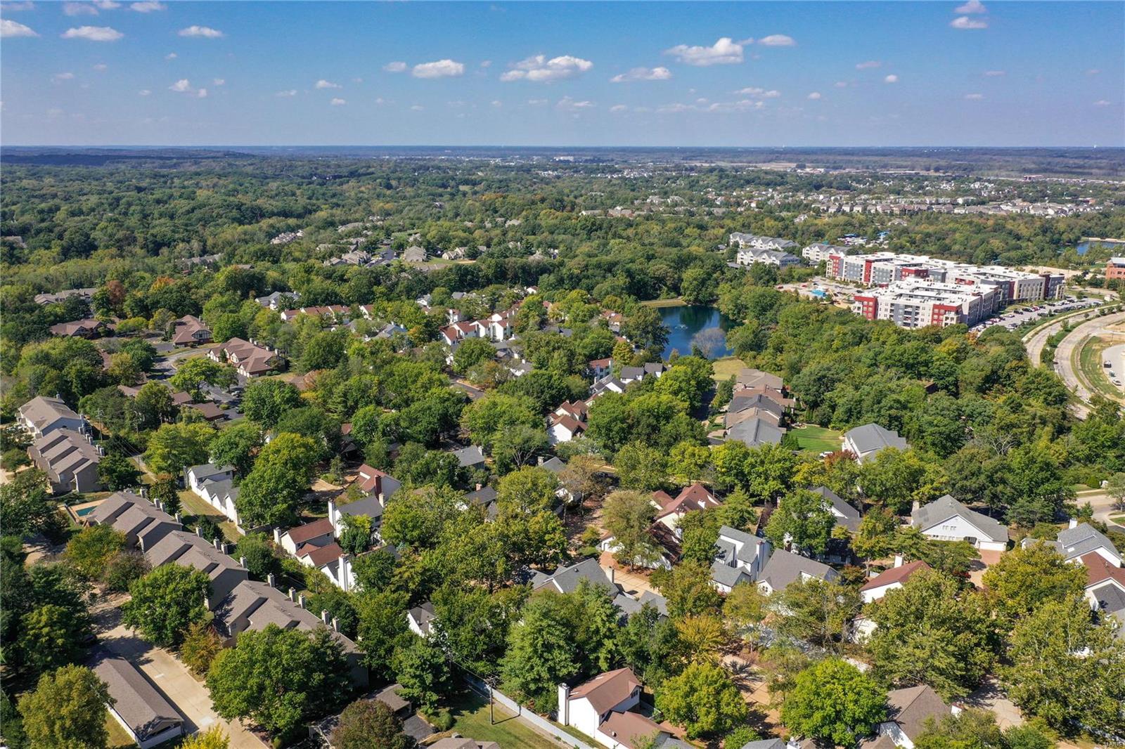 1591 Milbridge Drive Chesterfield, MO 63017 - Photo 2 of 30