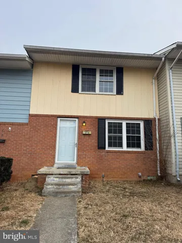 $1,600 | 212 Cameron Street, Berryville, VA 22611