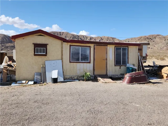 $1,150 | 38937 Oleander Newberry Springs, Unit 2, Yermo, CA 92398