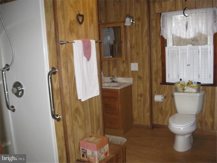 605 Fries Mill Road Williamstown, NJ 08094 - Photo 14 of 25 Bathroom
