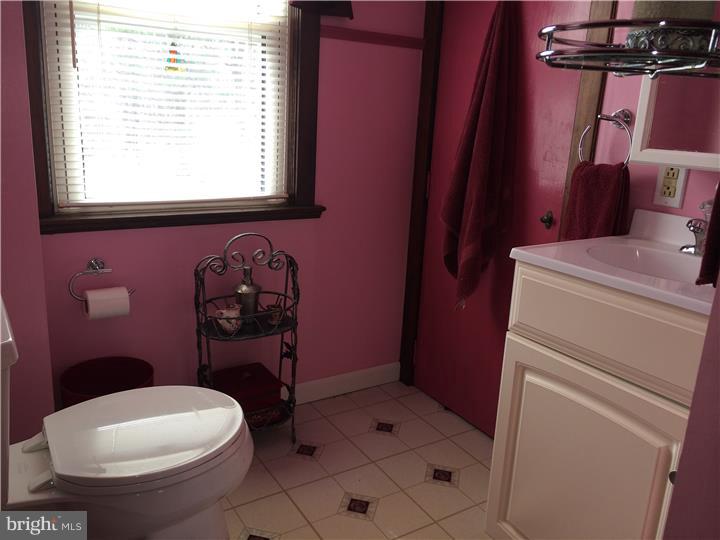 605 Fries Mill Road Williamstown, NJ 08094 - Photo 18 of 25 Bathroom