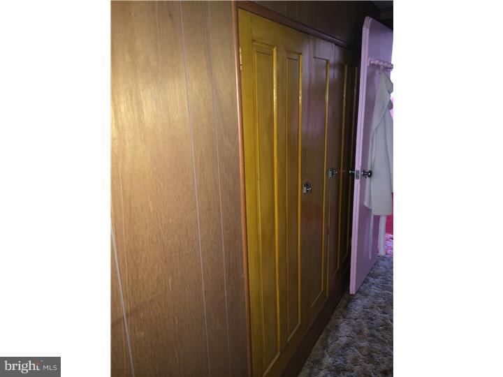605 Fries Mill Road Williamstown, NJ 08094 - Photo 20 of 25 Closet