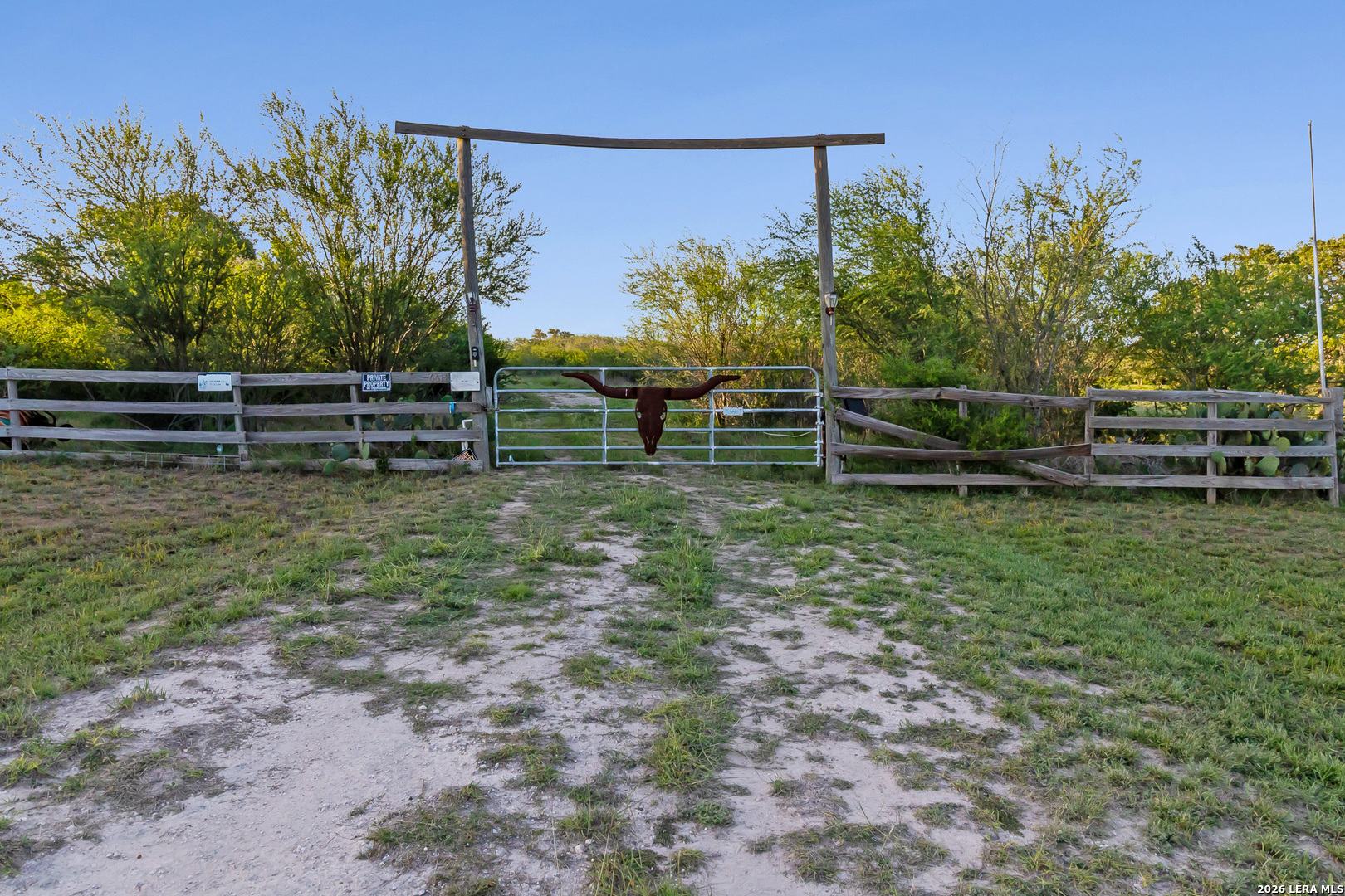 6611 Tigre Road Beeville, TX 78102 - Photo 3 of 26