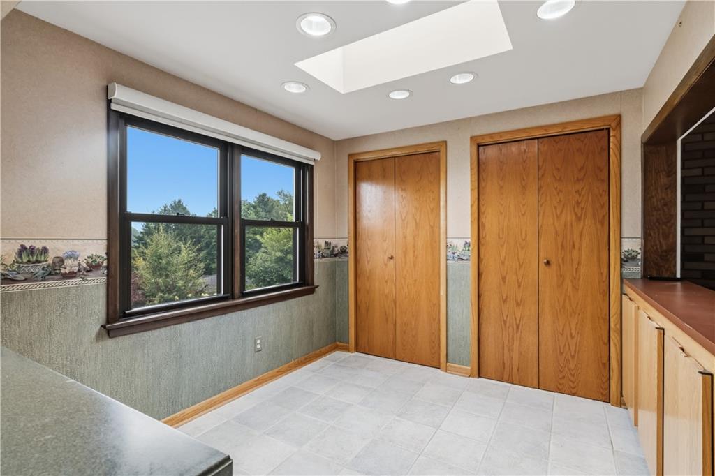 1107 Mohawk Road McDonald, PA 15057 - Photo 7 of 25 Eat in Breakfast Nook