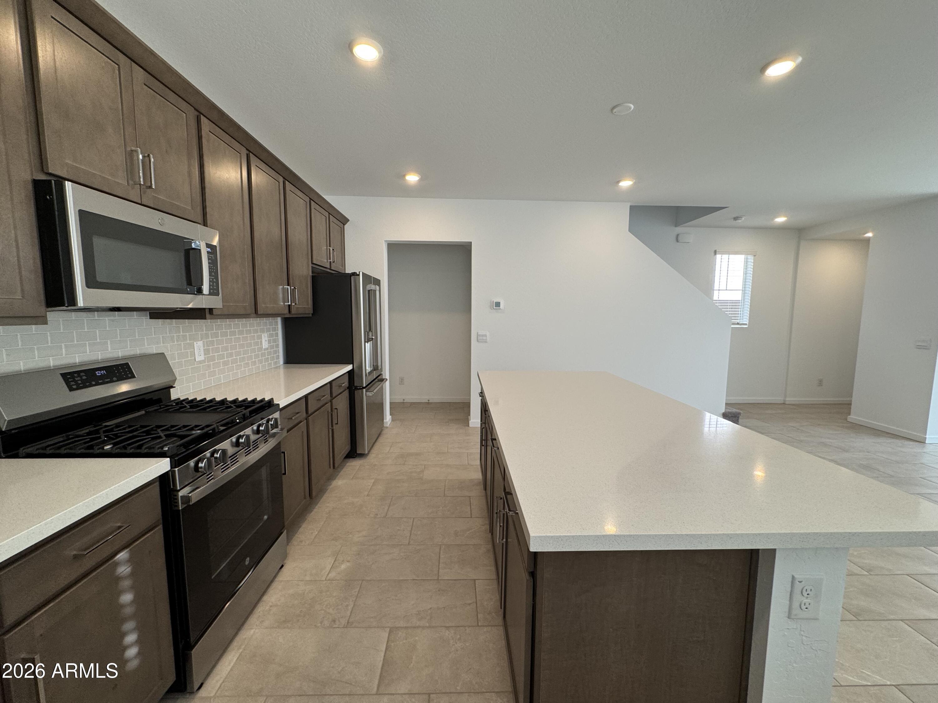 2438 West Rowel Road Phoenix, AZ 85085 - Photo 3 of 30 IMG_2543 (2)