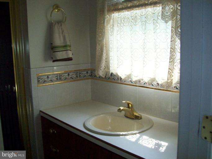 1910 Springhill Lane Hampstead, MD 21074 - Photo 19 of 20 bath #2