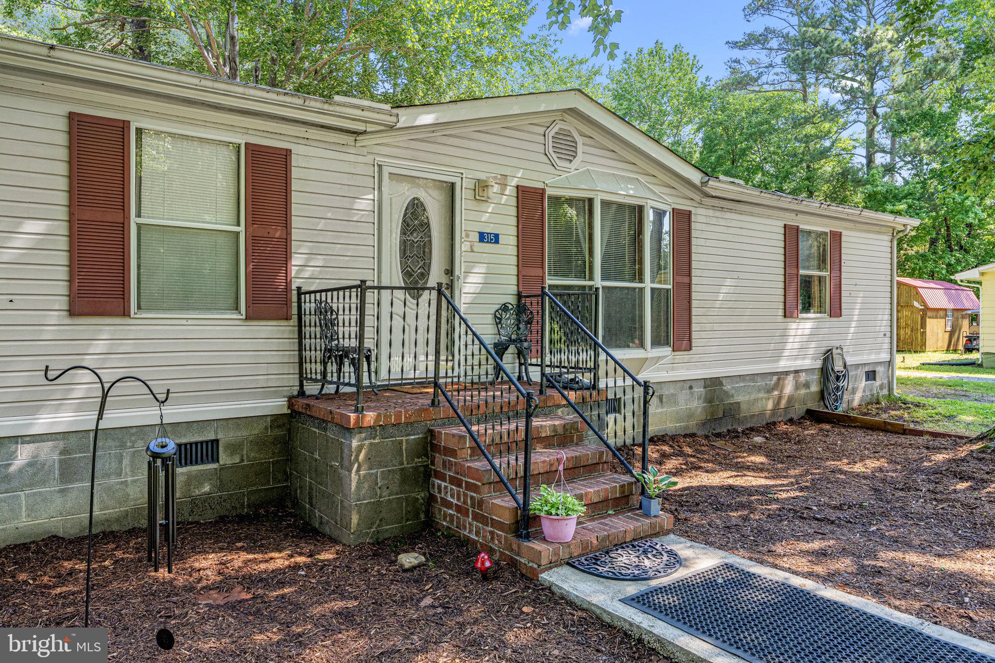 315 Blackberry Road Reedville, VA 22539 - Photo 2 of 23