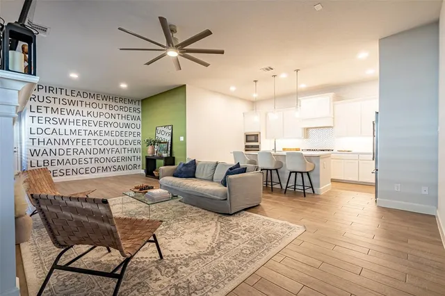 $370,000 | 2113 Winding Crk Circle, Fort Worth, TX 76008