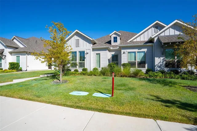 $350,000 | 2113 Winding Crk Circle, Fort Worth, TX 76008