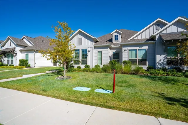 $370,000 | 2113 Winding Crk Circle, Fort Worth, TX 76008