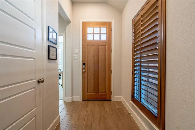 $350,000 | 2113 Winding Crk Circle, Fort Worth, TX 76008