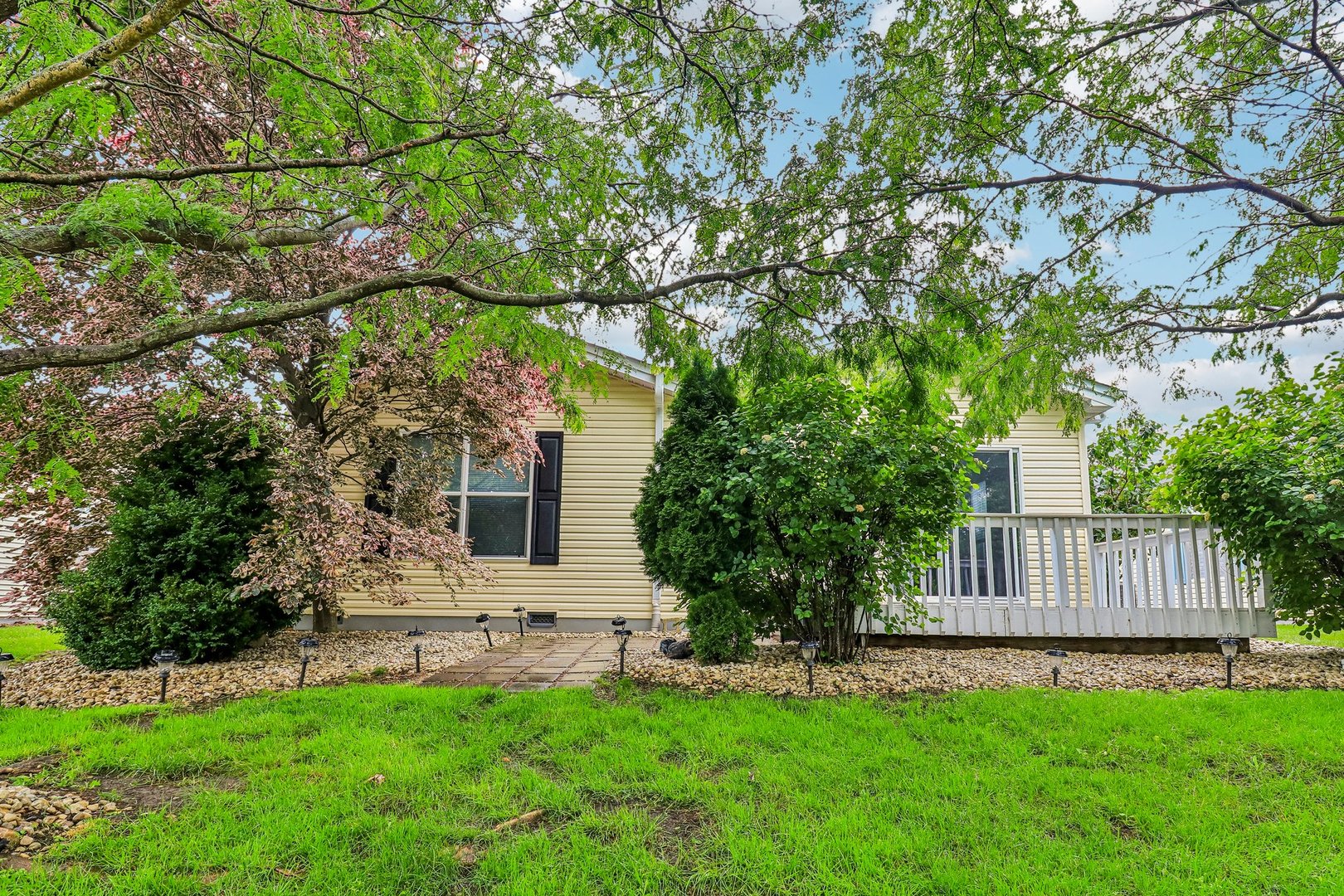 227 Rodeo Drive Grayslake, IL 60030 - Photo 2 of 30