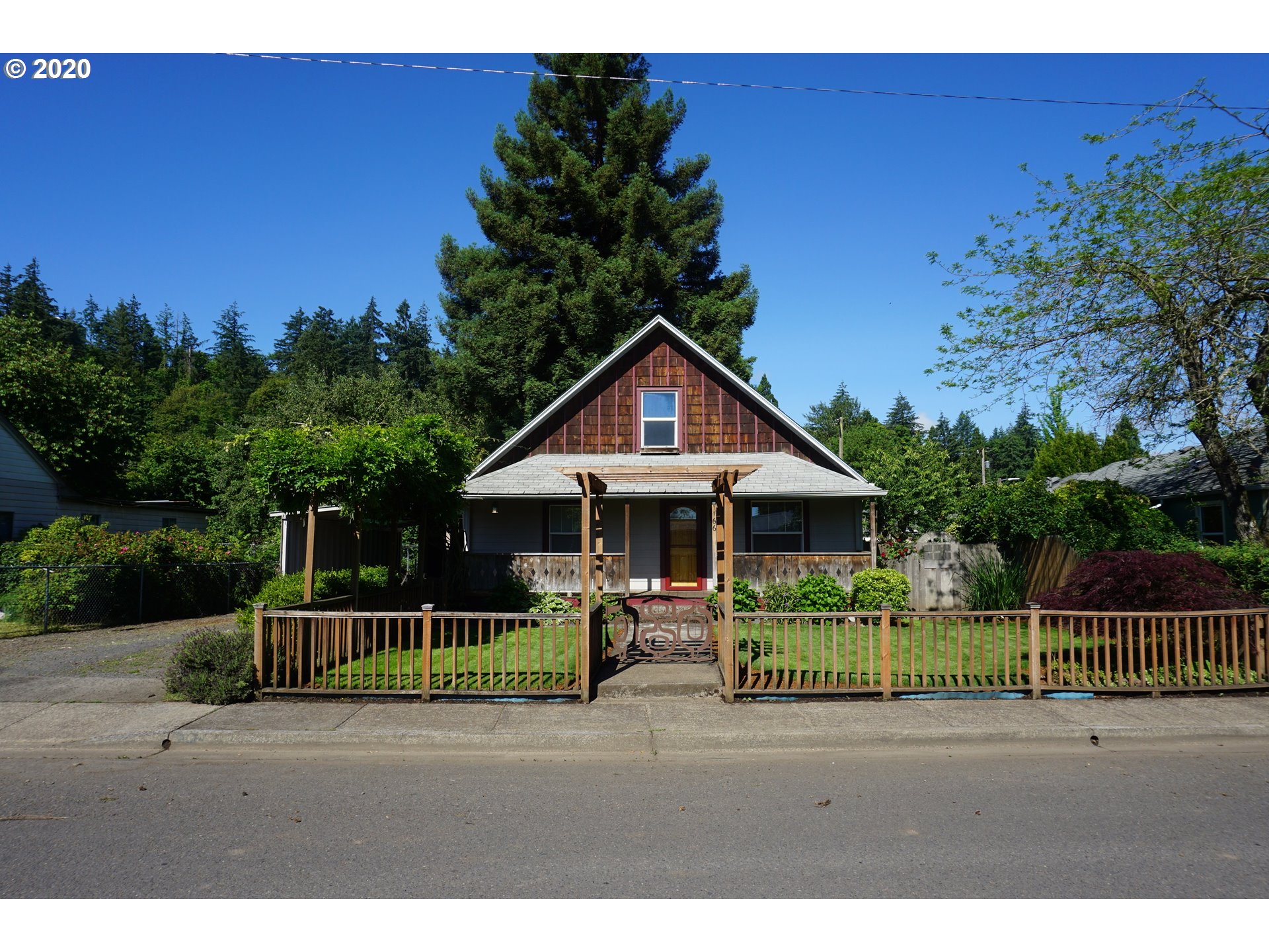 1166 Water Street Springfield, OR 97477 - Photo 1 of 31