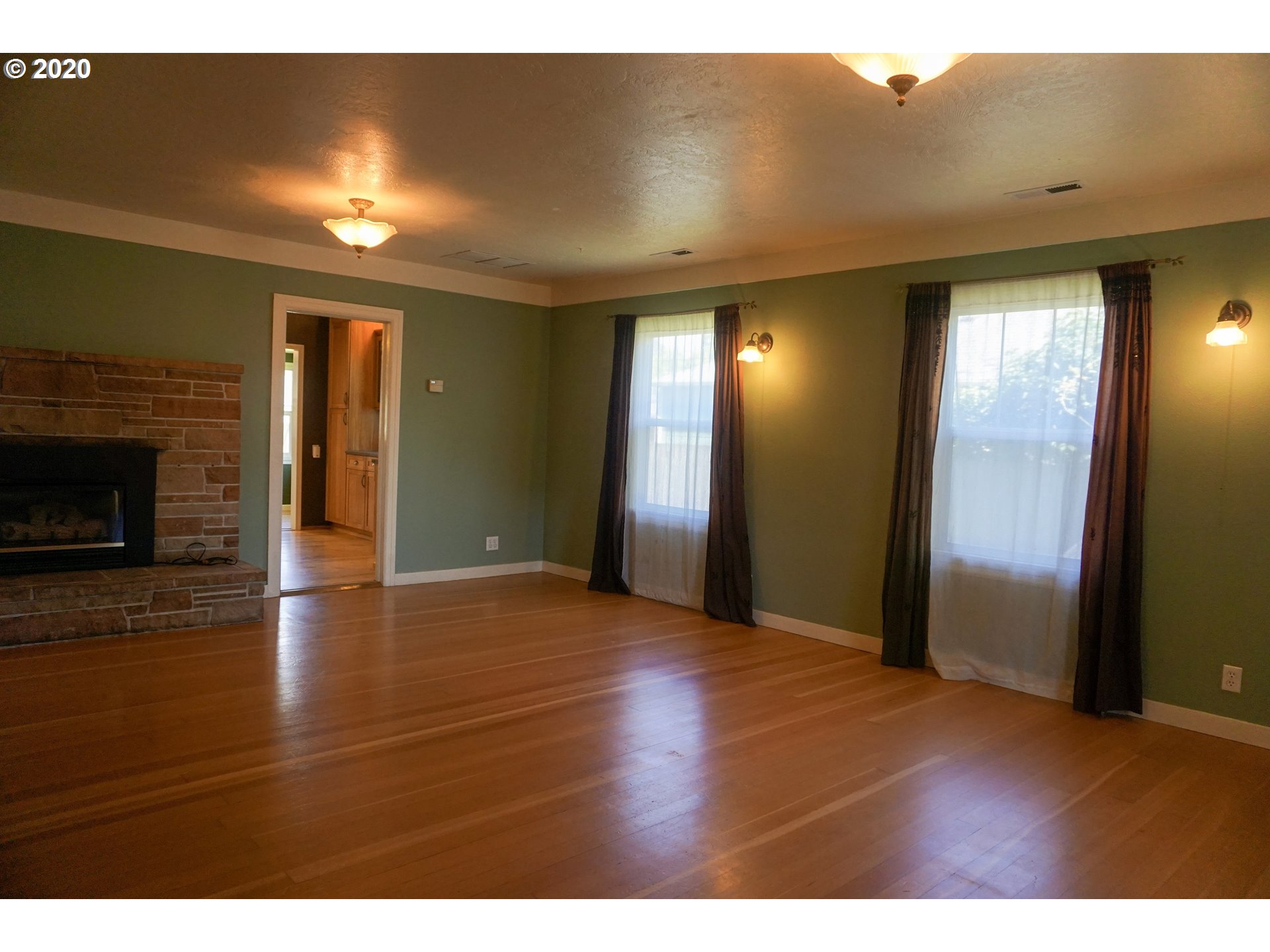 1166 Water Street Springfield, OR 97477 - Photo 18 of 31