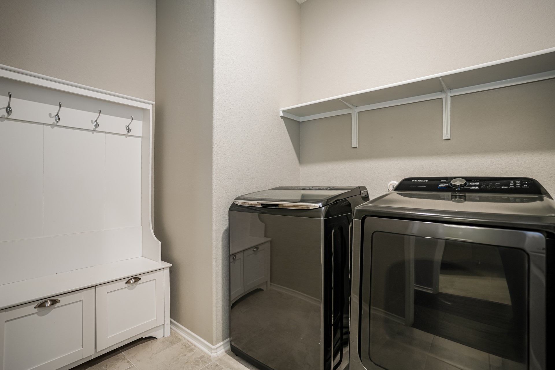 17313 Crazy Arm Road, Unit 233 Round Rock, TX 78664 - Photo 6 of 20 Laundry with washer and dryer
