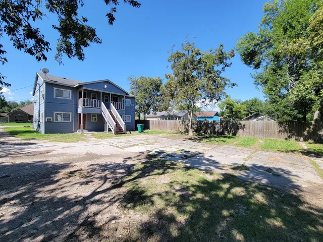 $850 | 711 Ave A, Unit 4, La Marque, TX 77568