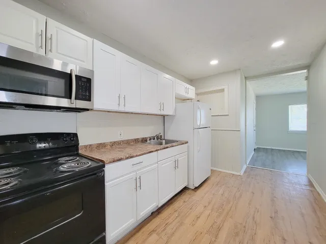 $850 | 711 Ave A, Unit 4, La Marque, TX 77568