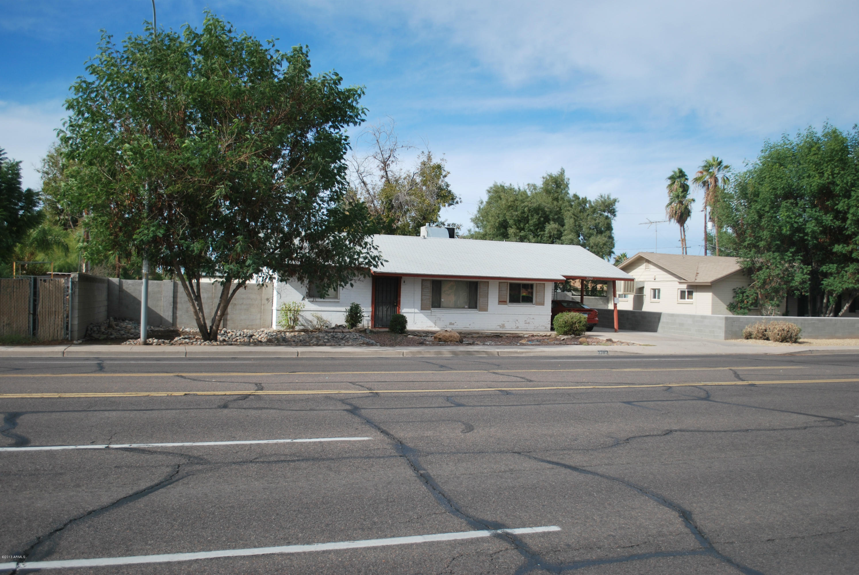3302 North 44th Street Phoenix, AZ 85018 - Photo 7 of 30 Front across thes street view 3