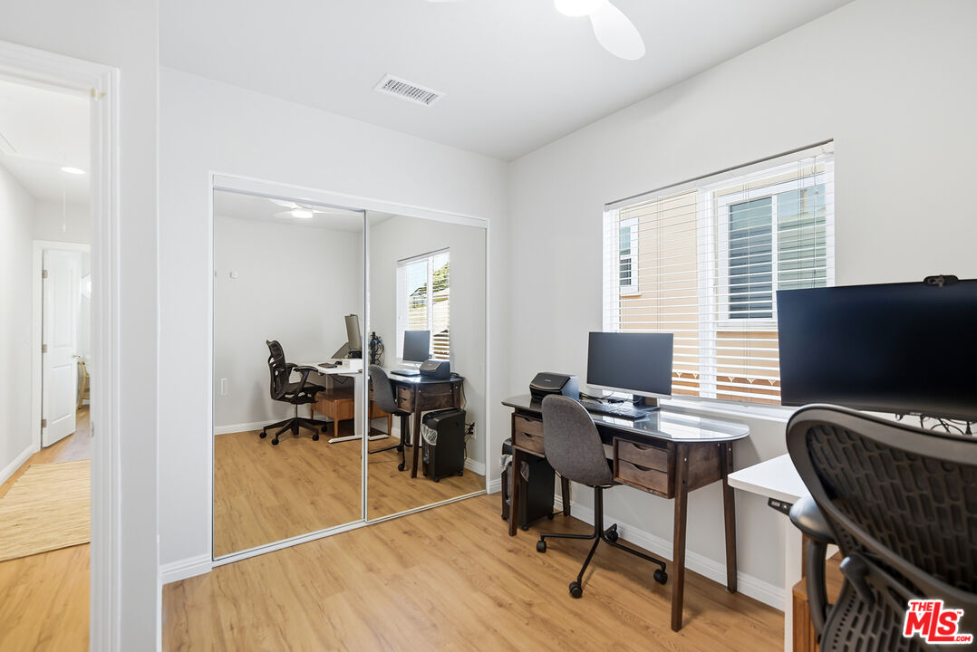 7501 Earldom Avenue Playa del Rey, CA 90293 - Photo 16 of 29 Gallery Image 16