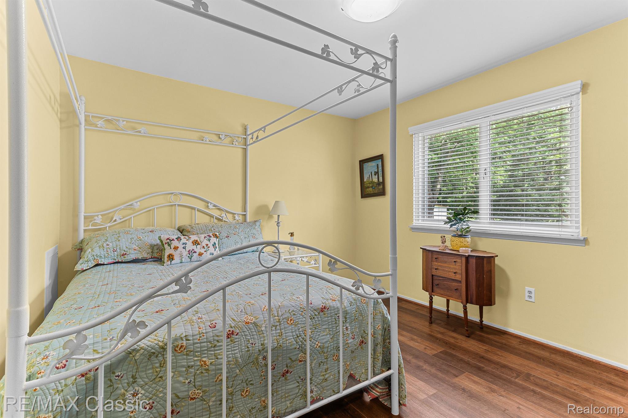 43712 Proctor Road Canton, MI 48188 - Photo 23 of 60 1st bedroom 1st flr