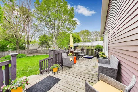 $749,000 | 310 West Kirchhoff Road, Arlington Heights, IL 60005