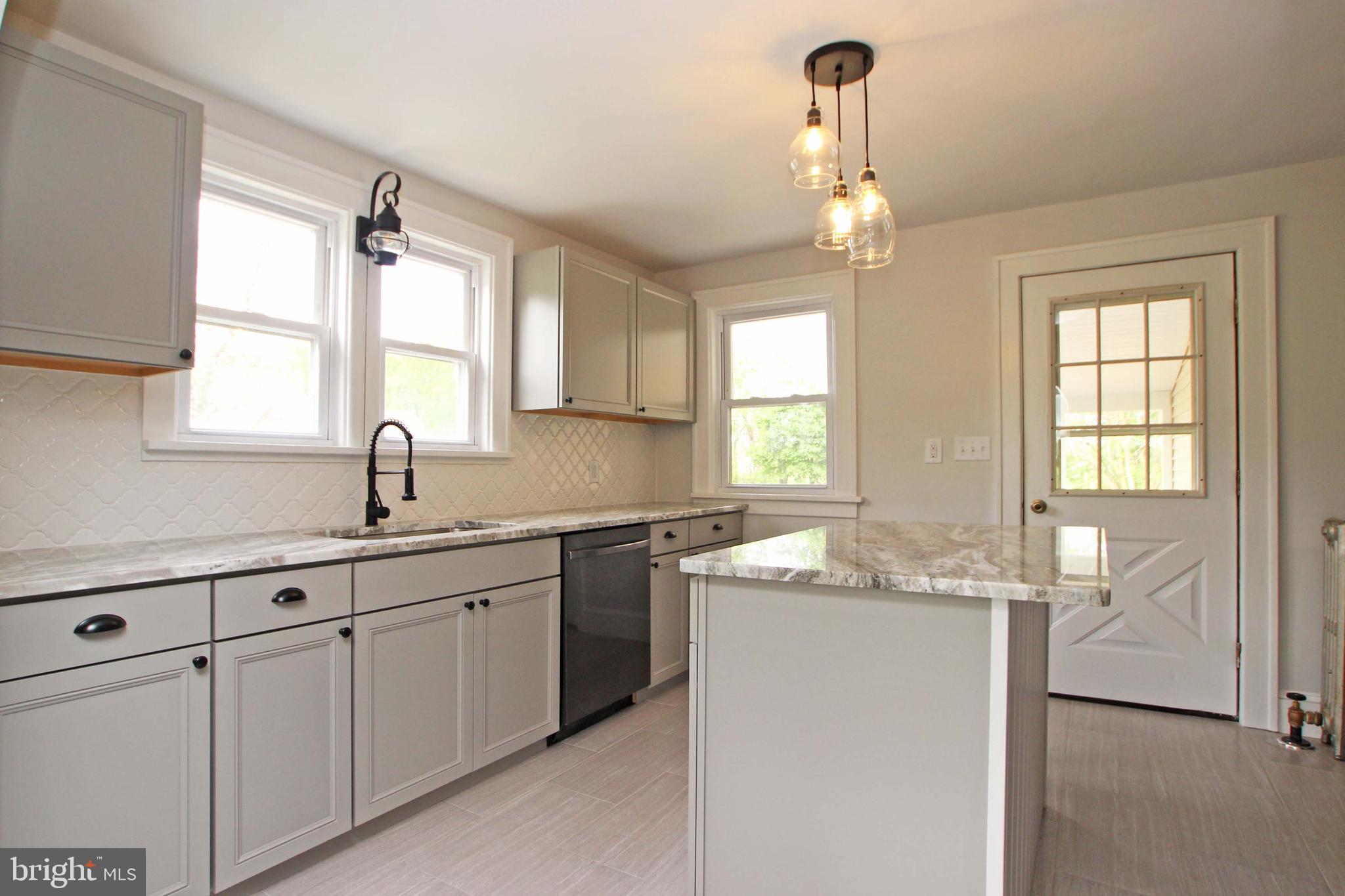 2907 Belvidere Road Phillipsburg, NJ 08865 - Photo 10 of 25 Gallery Image 10