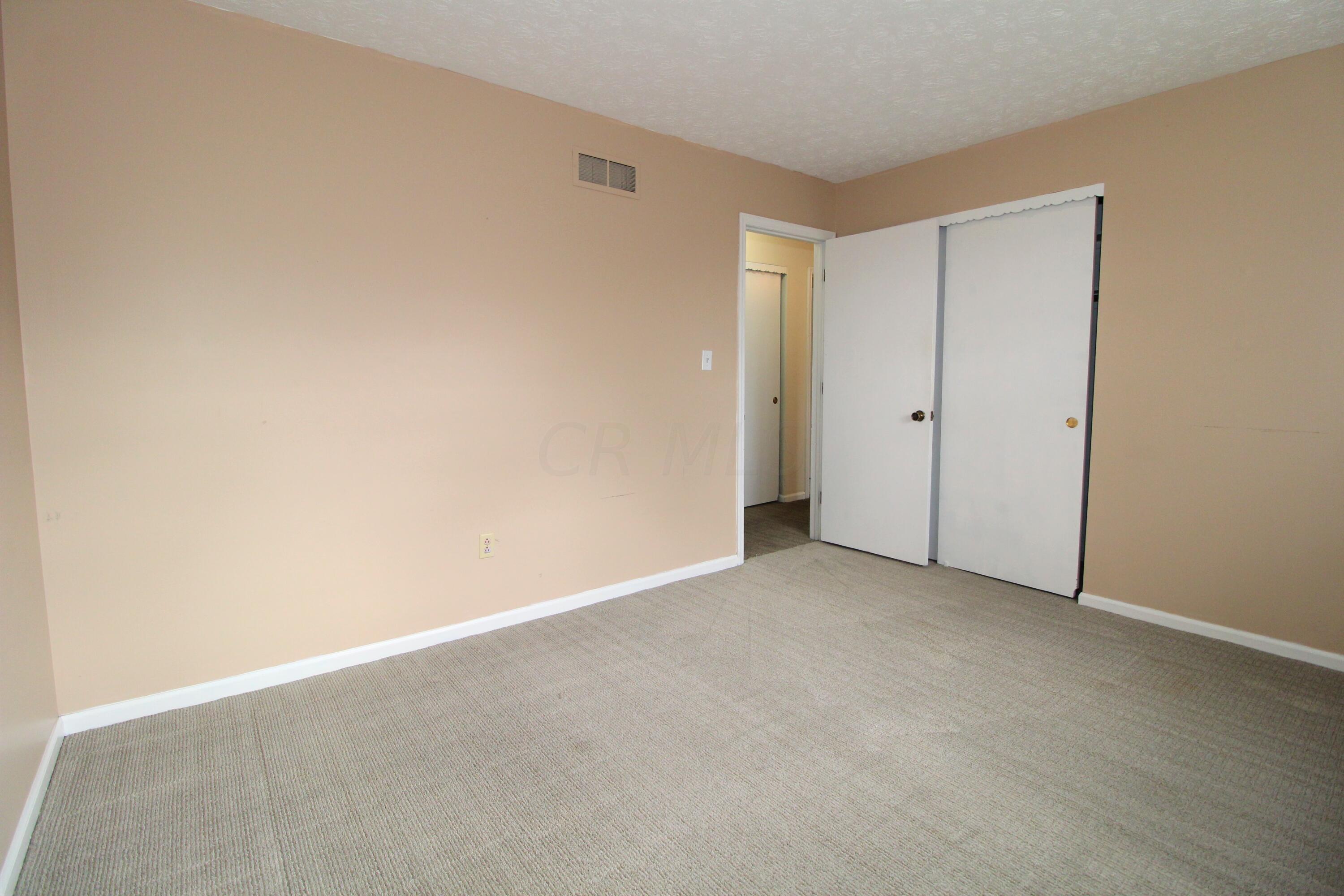411 Clotts Road Columbus, OH 43230 - Photo 29 of 36 2nd Bedroom