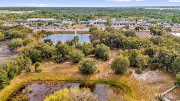 a view of yard with green space