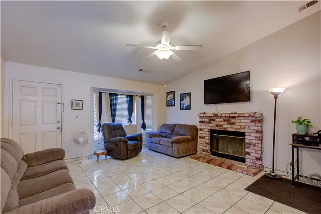 $360,000 | 2064 Glenmoor Place, Livingston, CA 95334