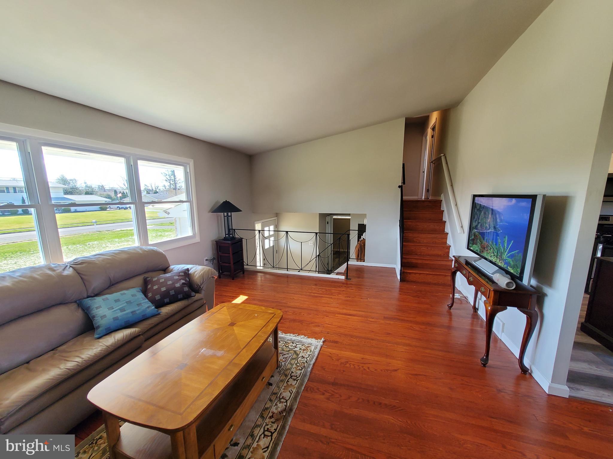 916 Thornton Road Horsham, PA 19044 - Photo 24 of 38 L/R view 3