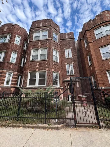 $1,700 | 7819 South Cornell Avenue, Unit 3, Chicago, IL 60649