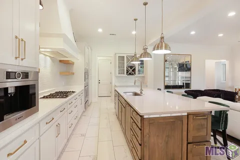 $784,999 | 19890 Southern Hills Avenue, Baton Rouge, LA 70809