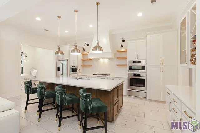 $784,999 | 19890 Southern Hills Avenue, Baton Rouge, LA 70809