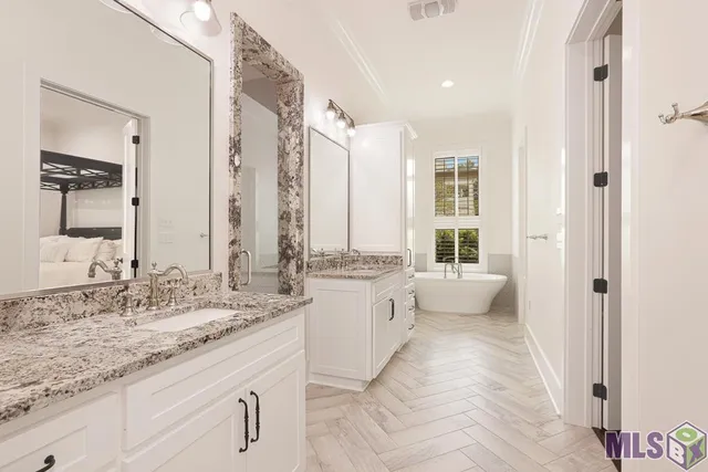 $784,999 | 19890 Southern Hills Avenue, Baton Rouge, LA 70809