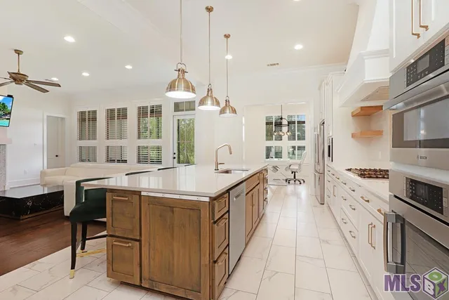 $784,999 | 19890 Southern Hills Avenue, Baton Rouge, LA 70809