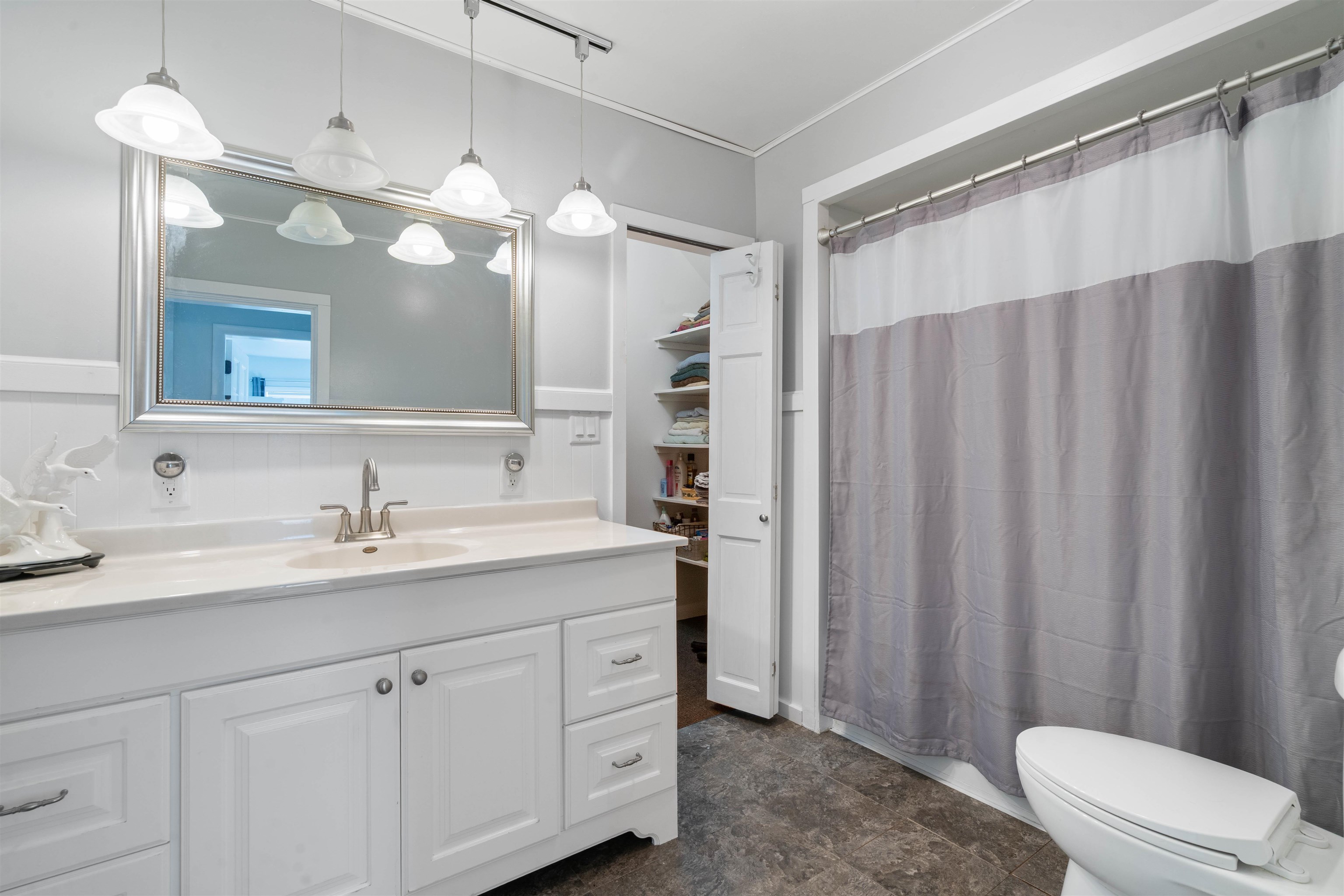 2011 East 6th Street Superior, WI 54880 - Photo 15 of 36