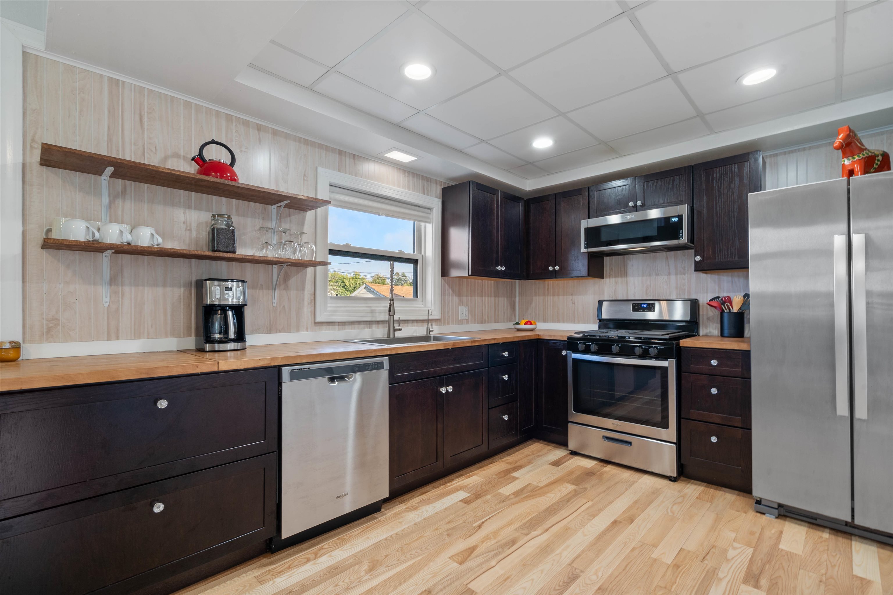 2011 East 6th Street Superior, WI 54880 - Photo 5 of 36