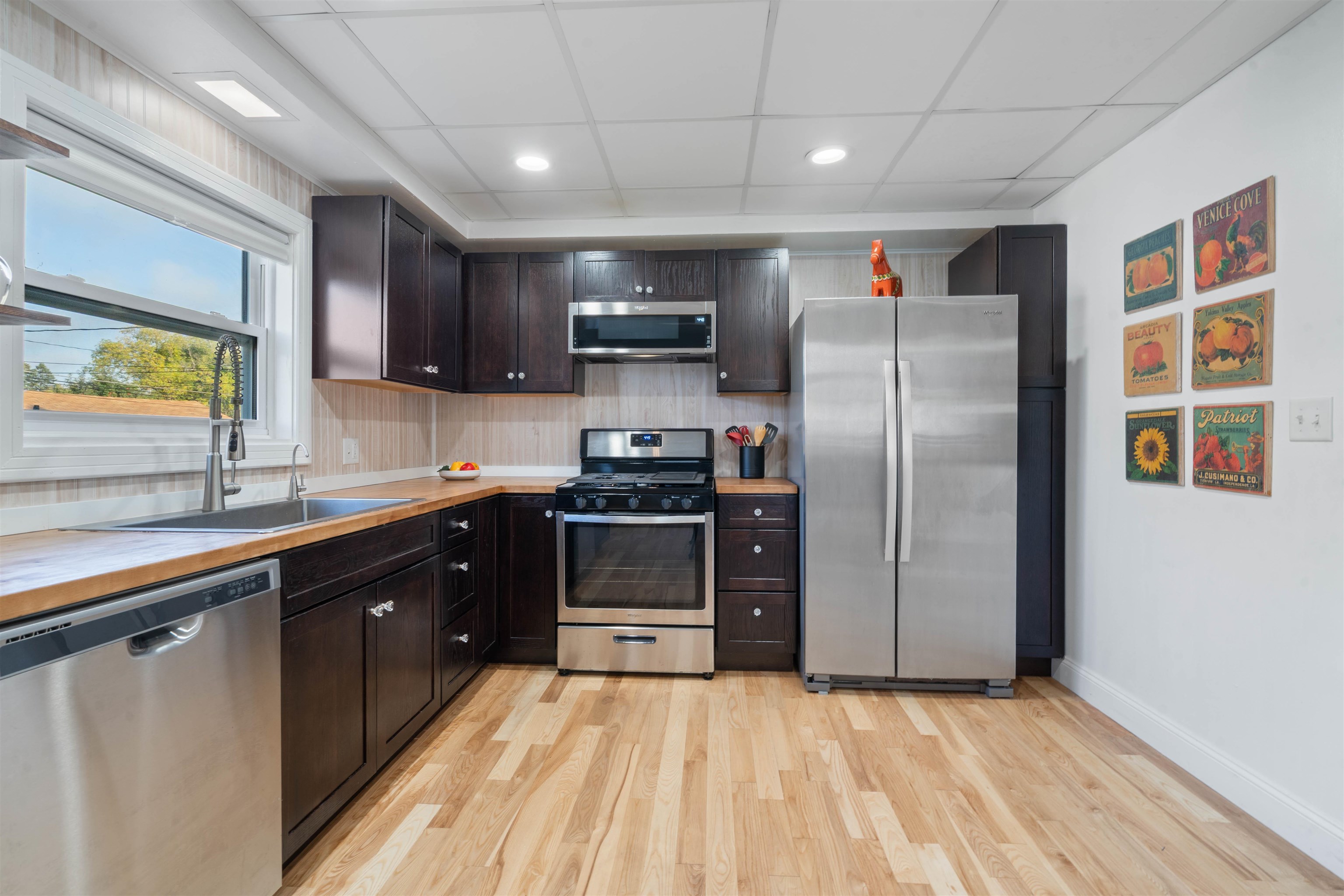 2011 East 6th Street Superior, WI 54880 - Photo 10 of 36