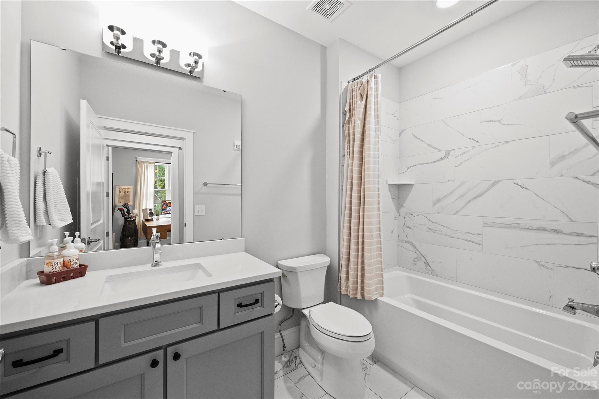 2157 McClintock Road, Unit 212 Charlotte, NC 28205 - Photo 24 of 34 Gallery Image 24