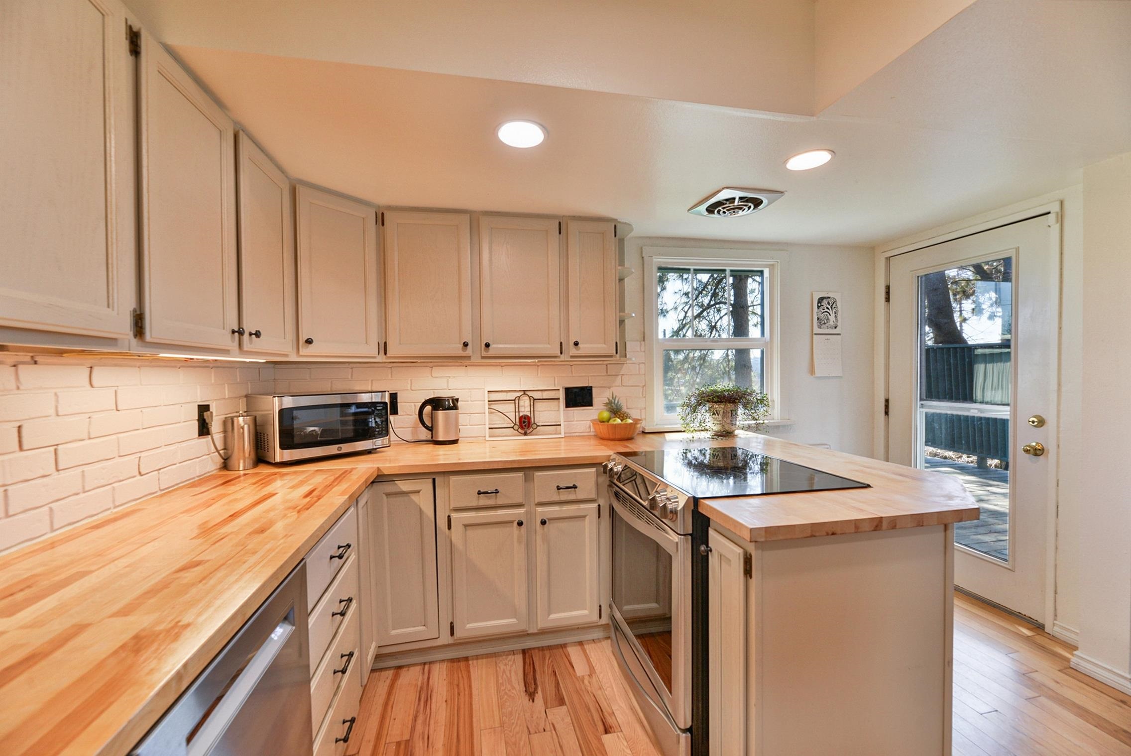 2311 West Liberty Avenue Spokane, WA 99205 - Photo 8 of 33