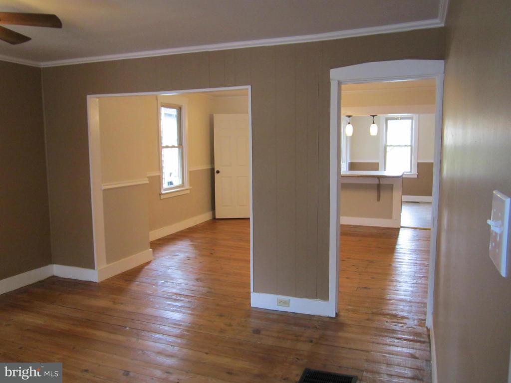 42 Front Street Lititz, PA 17543 - Photo 14 of 35