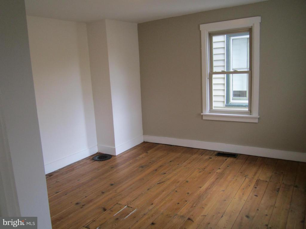 42 Front Street Lititz, PA 17543 - Photo 17 of 35
