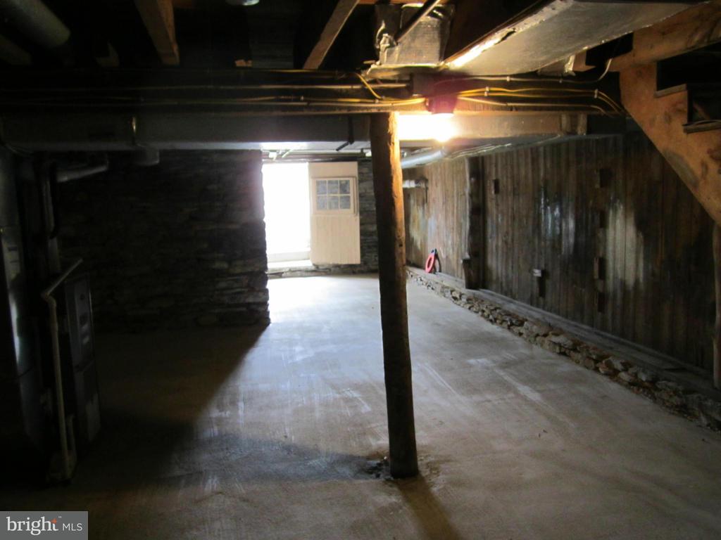 42 Front Street Lititz, PA 17543 - Photo 27 of 35